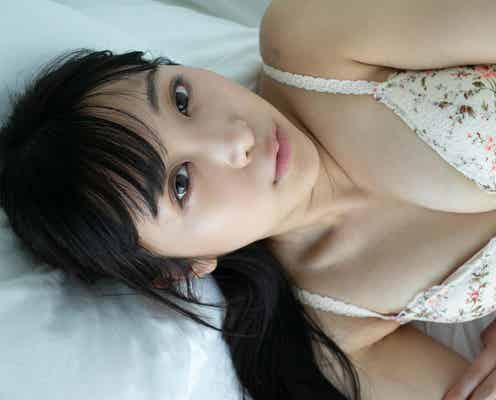 “9頭身ドール系美女”真島なおみ、SEXYランジェリー姿披露「別冊ヤングチャンピオン」初登場<アザーカット&コメント>