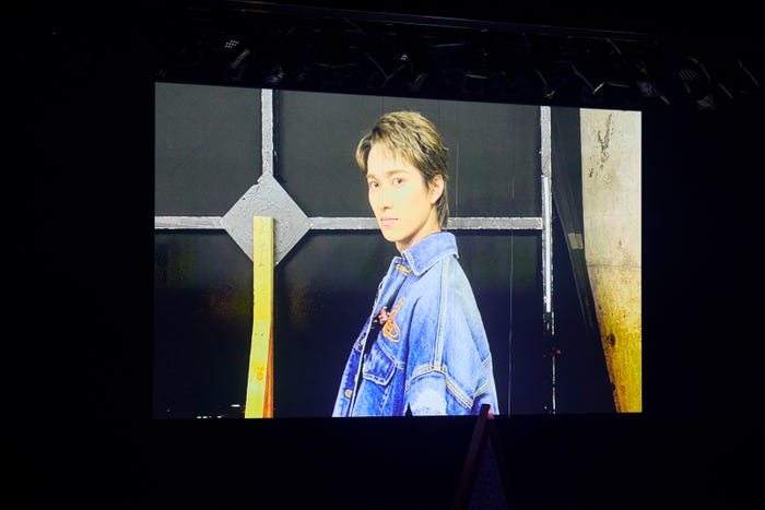 “プライベートフォト選手権”で1位になったYUMA(C)テレビ東京