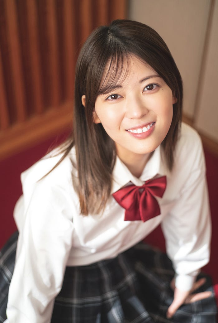 岩本蓮加/「B.L.T.graduation2022高校卒業」セブンネットショッピング購入特典ポストカード (画像提供:東京ニュース通信社)