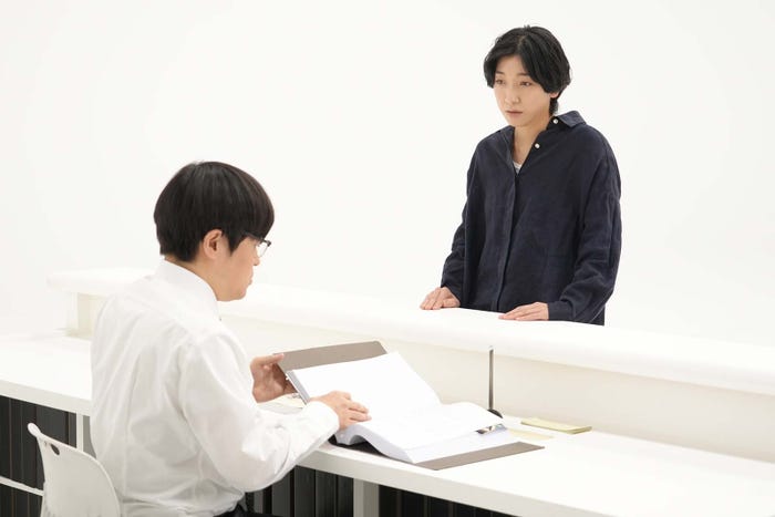バカリズム、安藤サクラ「ブラッシュアップライフ」第6話より(C)日本テレビ