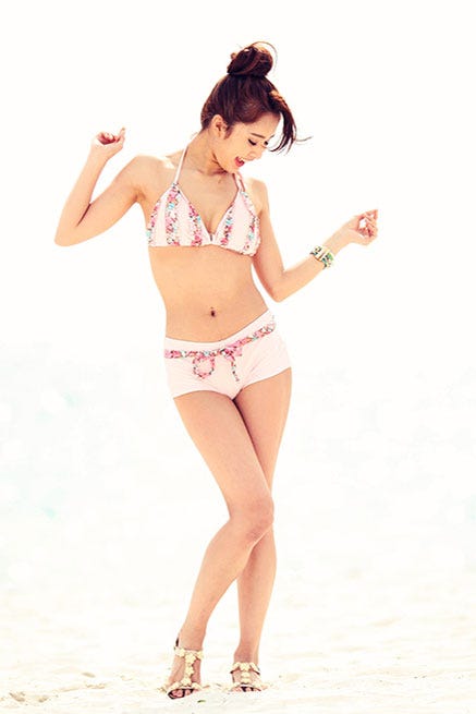 フローラルビキニショーパン&ワンピ3点セット「salus」4,990円(税込)