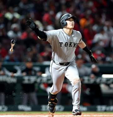 巨人が劇的勝利で貯金1 九回に泉口が逆転2ラン マツダスタジアムでの連敗を5で止める