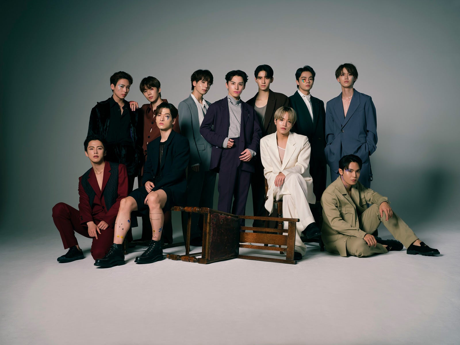 JO1、展覧会のアートメイクビジュアル解禁　東京ドームシティアトラクションズとコラボも決定