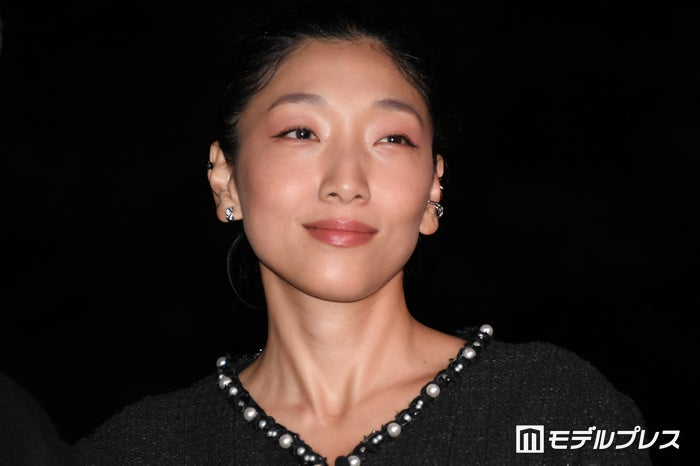 安藤サクラ、人気韓国女優2人との写真が話題 夫・柄本佑らも登場“メモリアル動画”に「豪華すぎる」「映画みたい」の声