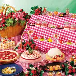 スイーツビュッフェ~苺づくしの幸せピクニック~/画像提供:リーガロイヤルホテル東京