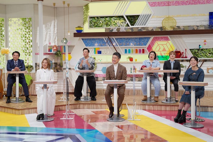 (左から)杉村太蔵、浪花ほのか、毛利大亮、橋下徹、熊元プロレス、稲田美紀、吉田朱里(C)読売テレビ