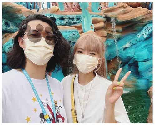 霜降り明星・粗品&秋山衣梨佳夫婦、ディズニー満喫2ショットに反響「仲良い」「楽しそう」