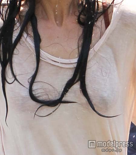 結構しっかり透けちゃってます。x17 online.com / Zeta Image