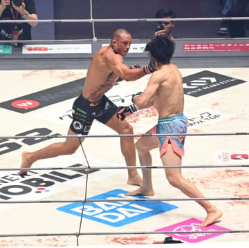 桜庭和志長男、桜庭大世がぼう然 悪夢の2回KO負け 父の宿敵ヴァンダレイ・シウバの弟子グスタボの右フックに沈む 初のKO負け、キャリア2敗目に花道で涙止まらず