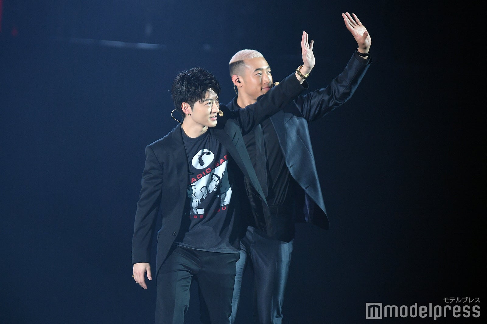 ファンミーティングの様子／佐野玲於、関口メンディー（C）モデルプレス