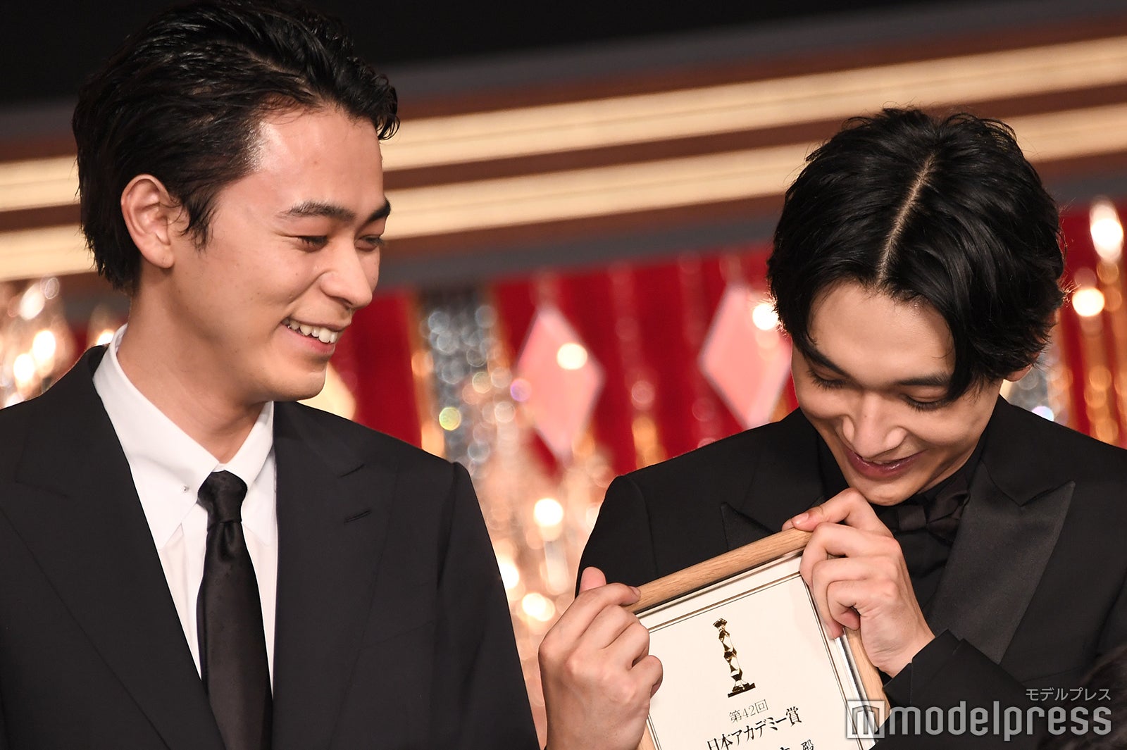 成田凌、吉沢亮「第42回日本アカデミー賞」授賞式より（C）モデルプレス