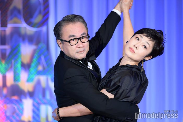 三谷幸喜氏、有働由美子アナ(C)モデルプレス