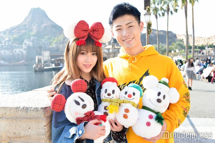 2パーク共通グッズ/モデル:ちゃんえな(中野恵那)&平本蓮(C)モデルプレス(C)Disney