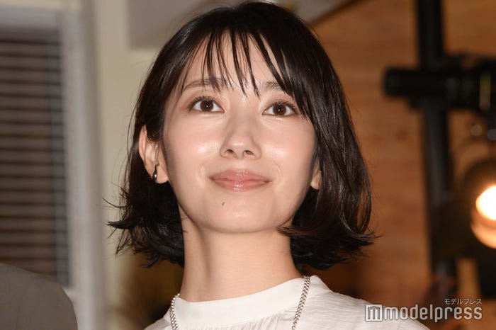 波瑠(C)モデルプレス