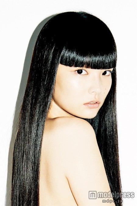 自身初のフォトスタイルブック「秋元梢」を発売する秋元梢