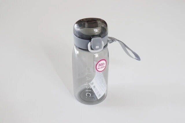 ダイソーの茶こし付ワンタッチ式ボトル（400mL）のパッケージ