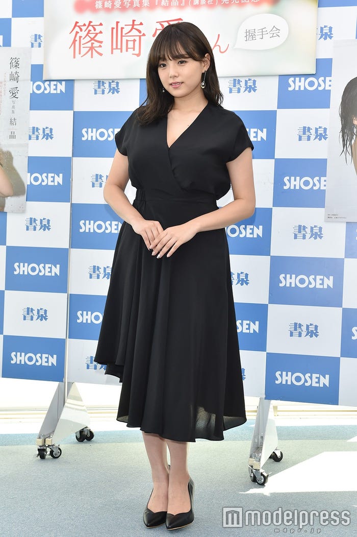 ヘアカット前の篠崎愛 (C)モデルプレス