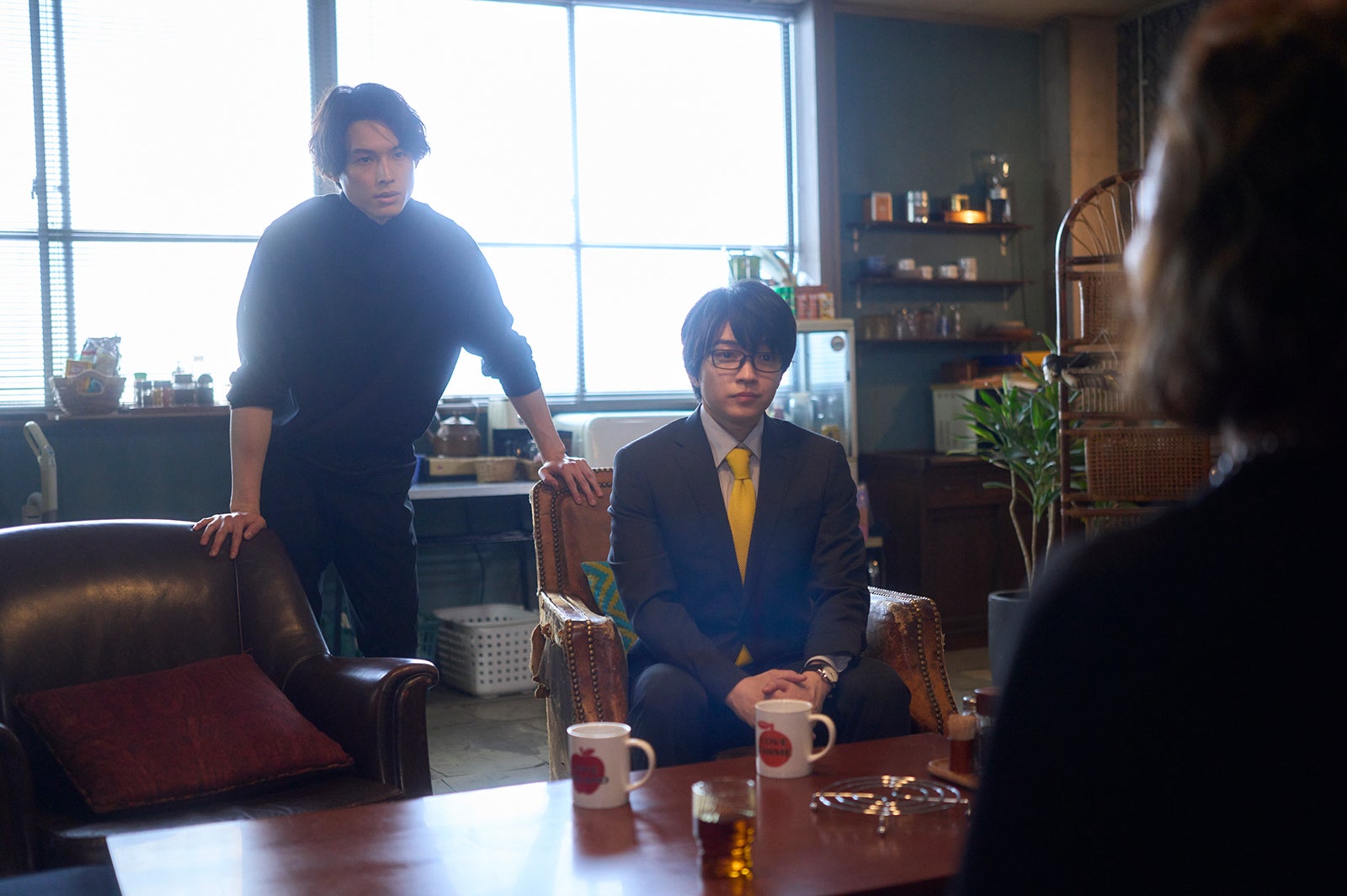 SixTONES松村北斗＆なにわ男子・西畑大吾「ノッキンオン・ロックドドア」冒頭シーン先行公開　尊いバディ感を体感