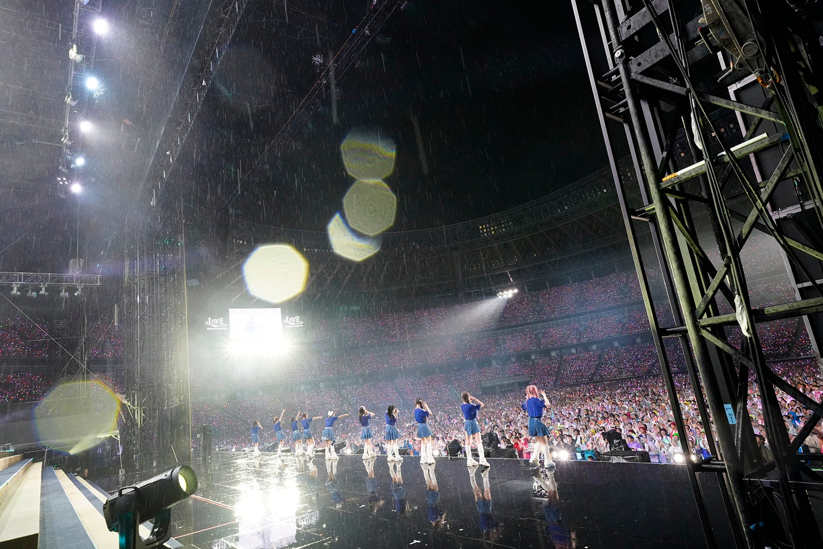 ＝LOVE（提供写真）