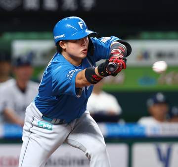 日本ハム 秘策2ランスクイズ成功 進藤「準備は打席に入る前から思っていた」直接対決快勝で2位西武と1.5差接近 新庄監督「選手に聞いてあげてください」