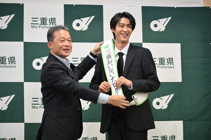 一見勝之知事、曽野舜太(提供写真)