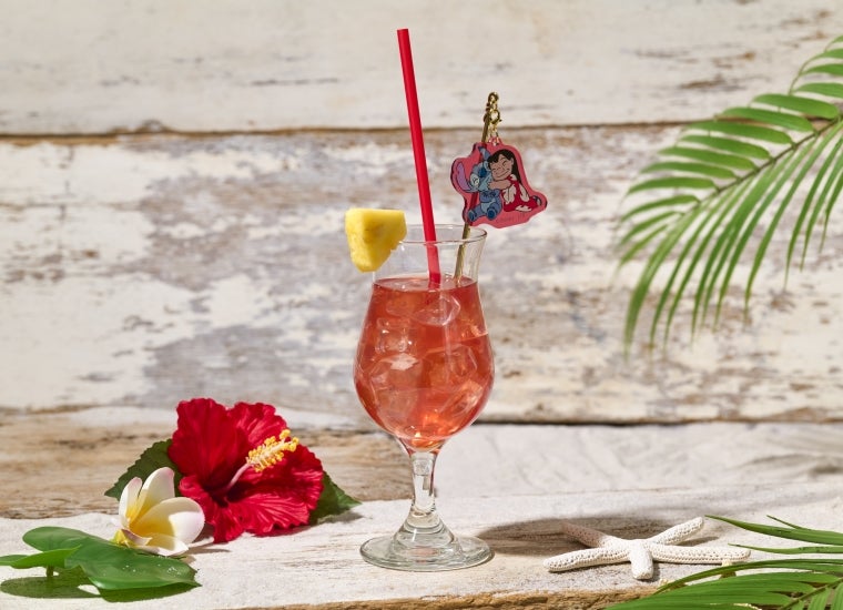 ＜リロ＞クランベリー&アップルジュース　税込990円（C）Disney