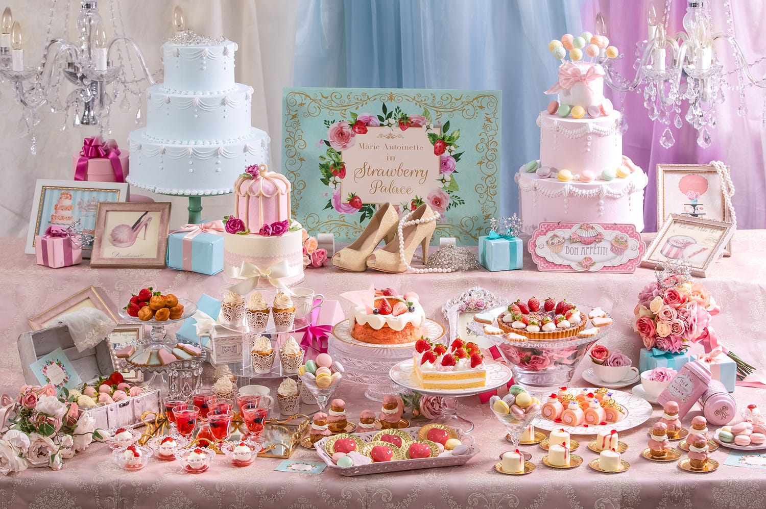 横浜でデザートビュッフェ「マリー・アントワネットのストロベリー宮殿」いちごや薔薇のスイーツが食べ放題