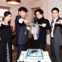 モデルプレス - Sexy Zone中島健人、現場でサプライズバースデー 東山紀之・野村周平らと“セクシーサンキュー”<砂の器>