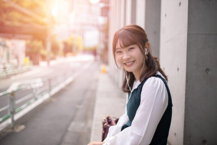 仕草ひとつで育ちがわかる! 品よく見える女性の特徴7つ