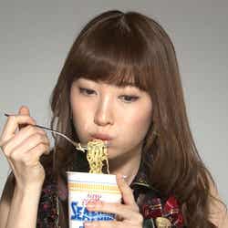 小嶋陽菜/カップヌードル「AKB48ふ~ふ~ムービー」