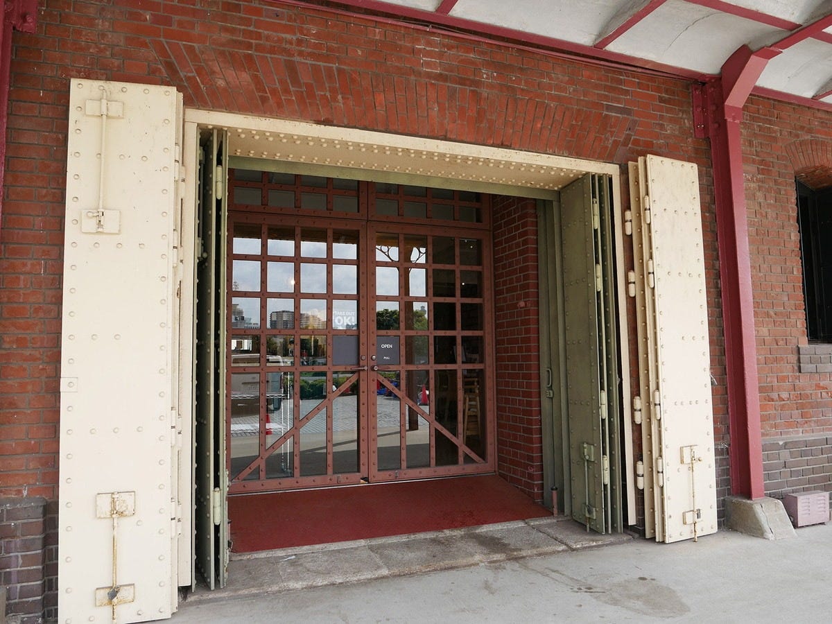 ペット連れの方は山下公園側の入口を利用してください