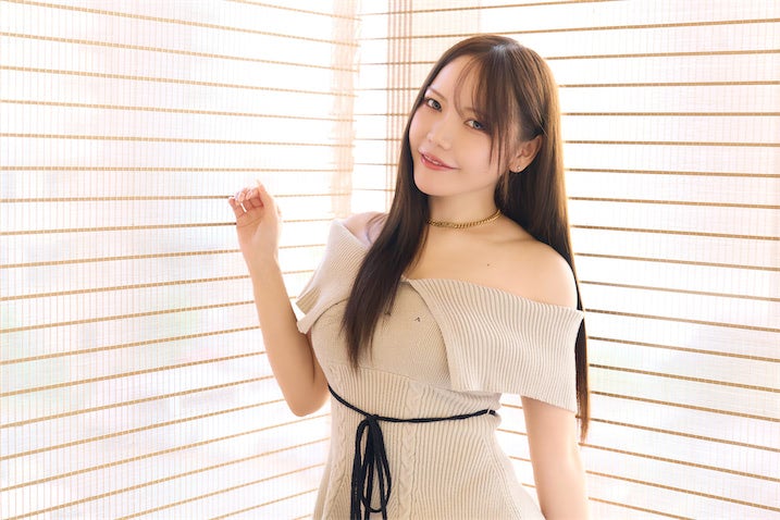 乃真ゆの「私ならではの魅力を出したい」 1st写真集『ゆのに溺れて』で挑んだ“初めて”と過去最大露出