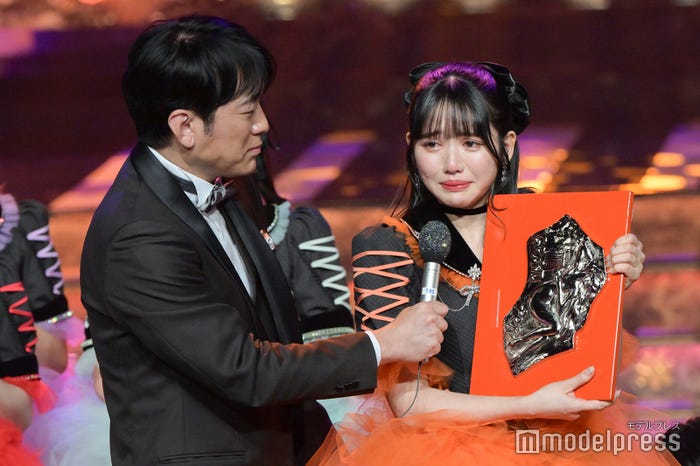 安住紳一郎アナウンサー、鎮西寿々歌(C)モデルプレス