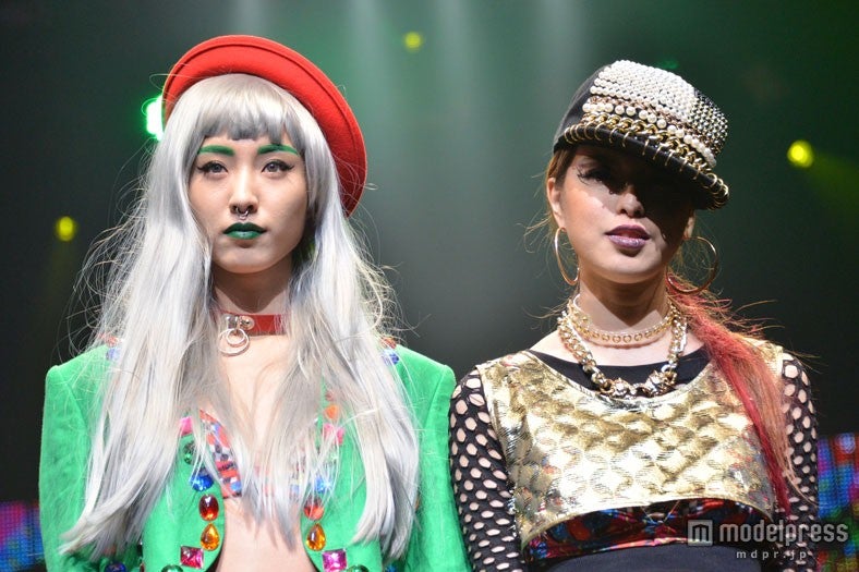 出岡美咲（左）、開坂映美（右）／「TOKYO STAGE」