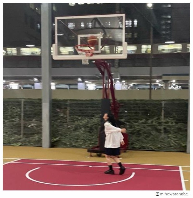 元日向坂46渡邉美穂、10年続けたバスケ姿披露「さすがの腕前」と反響