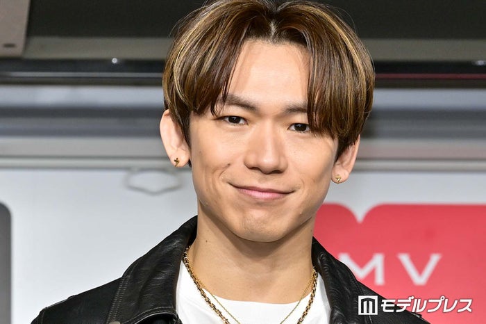 EXILE NAOTO、40歳で初写真集 “食事制限と水抜き”で仕上げた肉体美披露「体は商売道具の1つ」