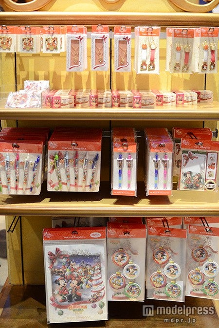 クリス仕様のグッズがずらり