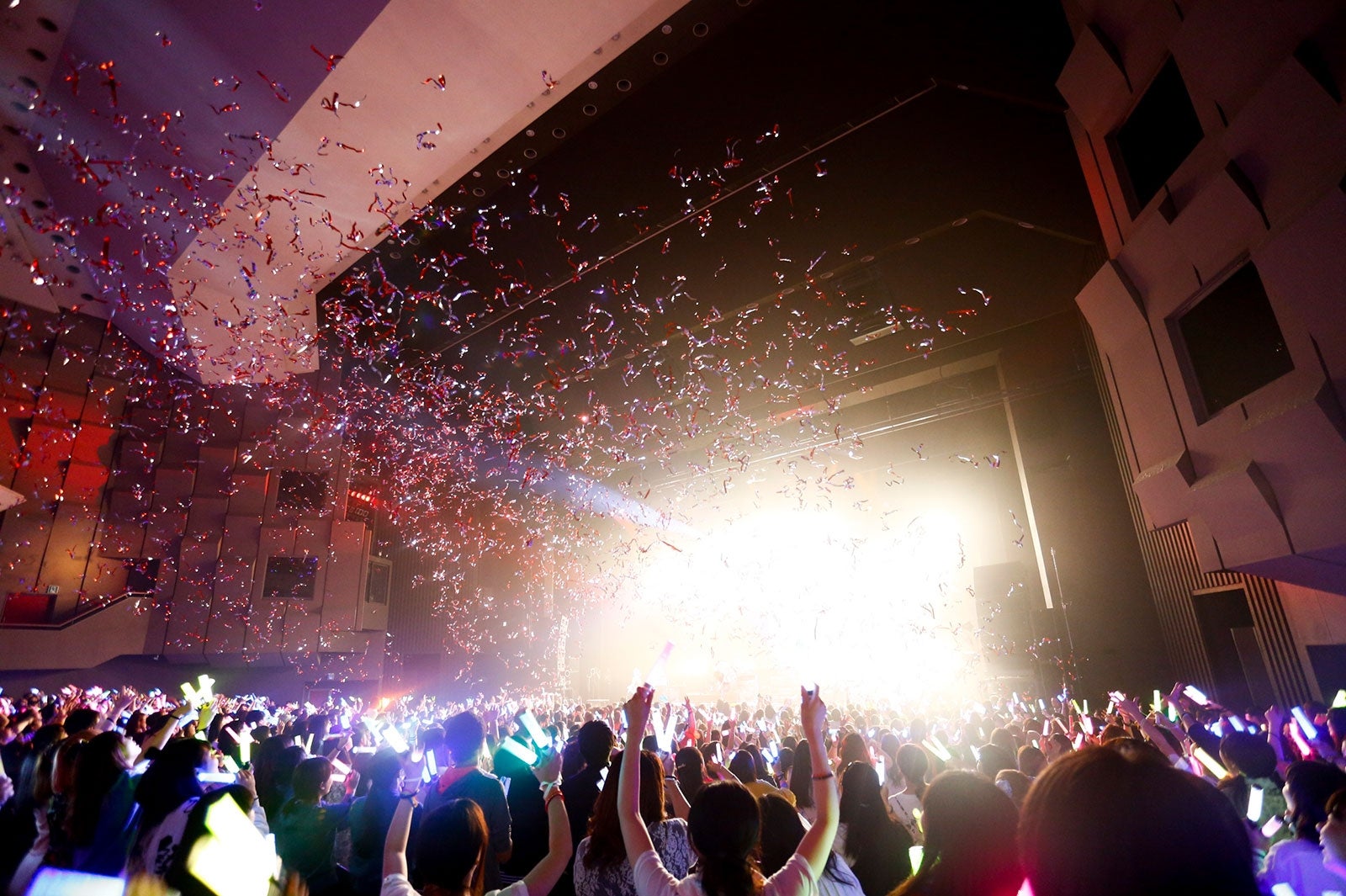 （C）佐藤薫／画像提供：ソニー・ミュージックレーベルズ