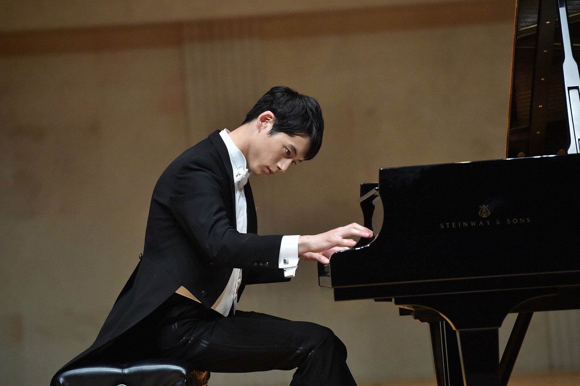 坂口健太郎／「ごめん、愛してる」第1話より（画像提供：TBS）