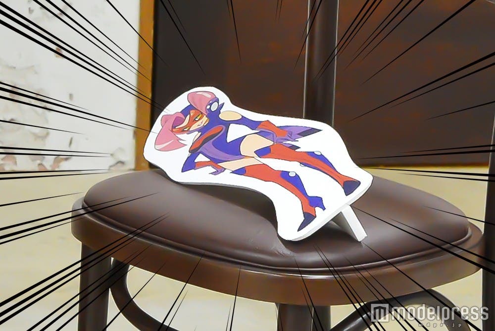 倒れて登場したビマージョ様(C)モデルプレス