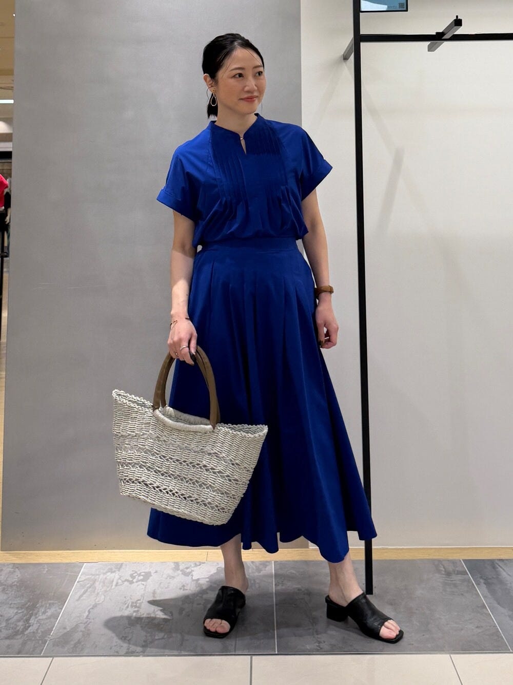 撥水加工のある素材で雨でも安心して着られます　出典：WEAR