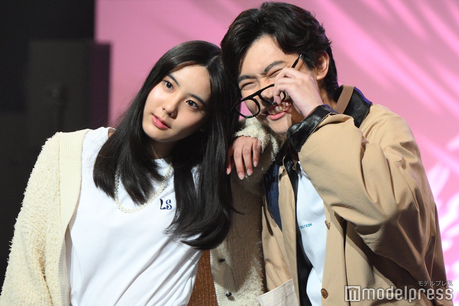 花岡すみれ、山田健人（C）モデルプレス