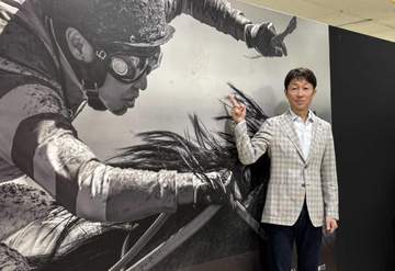武豊 メイショウタバルと参戦凱旋門賞「長い間の目標でもあり夢。わくわくしていますね」 5日から開催の企画展PRに登場