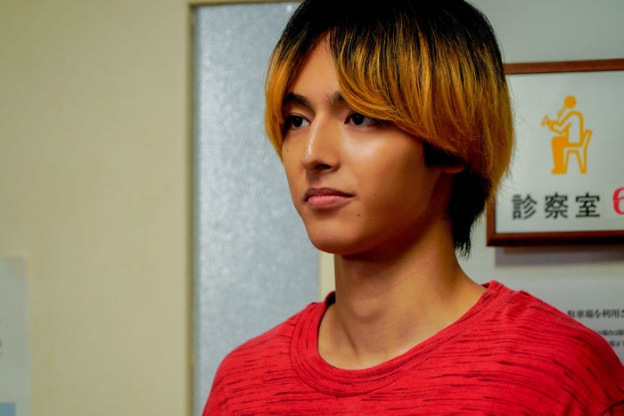 阿佐辰美「ブラックポストマン」第5話より(C)テレビ東京