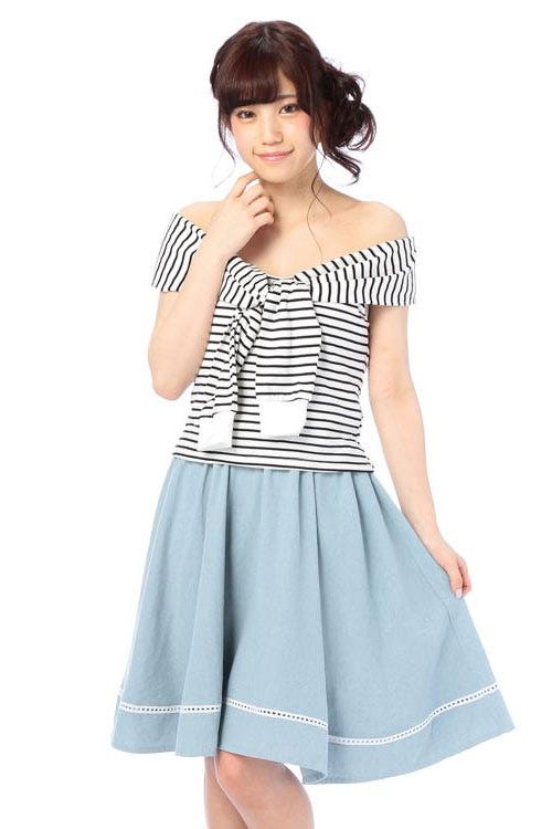 ボーダー×ダンガリーオフショルワンピース「Tralala」5,216円(税込)