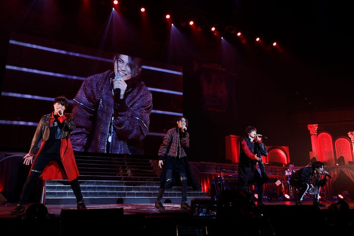 15th Anniversary SUPER HANDSOME LIVE「JUMP↑ with YOU」より/写真提供:アミューズ