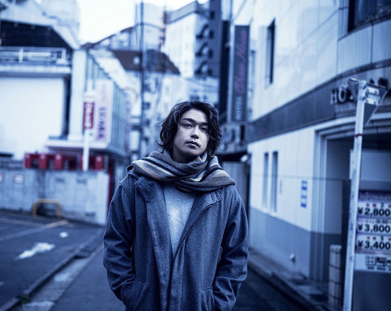 Hey! Say! JUMP高木雄也、コロナ禍で中止の初単独主演舞台上演決定「悔いが残っていました」ビジュアル写真も解禁＜裏切りの街＞