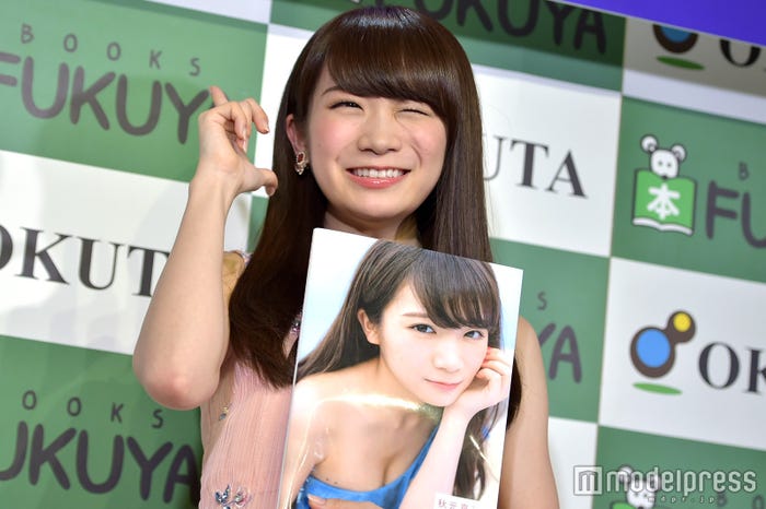 秋元真夏(C)モデルプレス