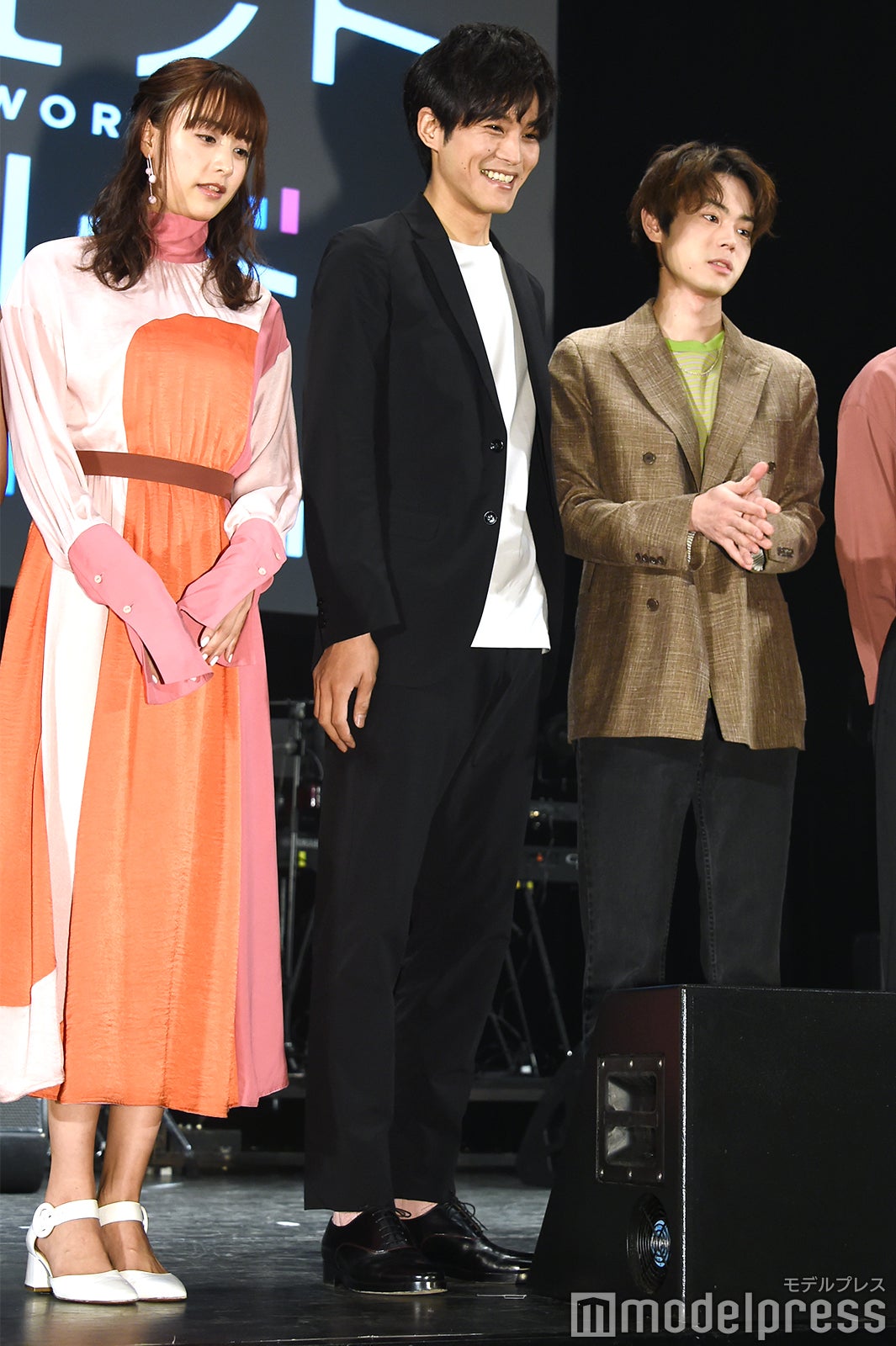 結果、立ち位置は逆でした／（左から）山本美月、松坂桃李、菅田将暉 （C）モデルプレス