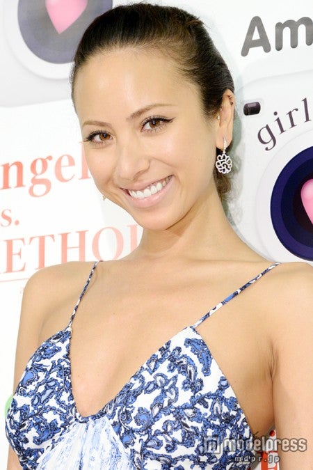 道端アンジェリカ、美腹筋を披露　鍛え抜く方法を伝授